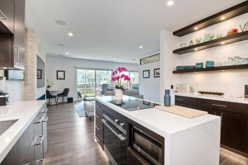 La Costa Luxury Condo - Fully Remodeled - Encinitas, CA