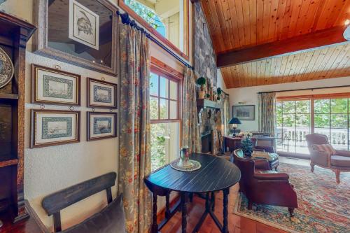 Treetop Cottage in Running Springs (CA)
