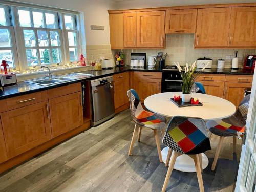 Tesis özellikleri, The Gorge Getaway - Deluxe 3-Bedroom Apartment in Cheddar
