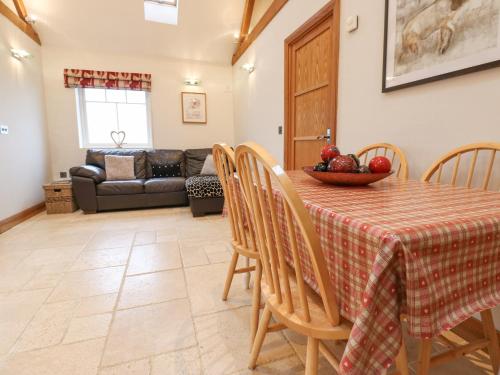 Sutton Newbold Cottage Sutton Newbold Cottage