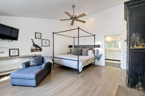Luxury Ocean Views - 6 BR Home - Steps to Sand in Carlsbad, USA