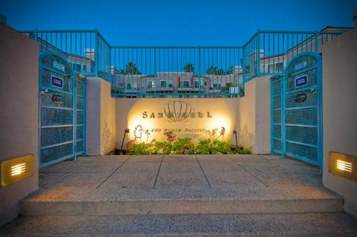 Ocean View, Pool, Hot Tub, Steps To Pier, Gated in Oceanside, USA
