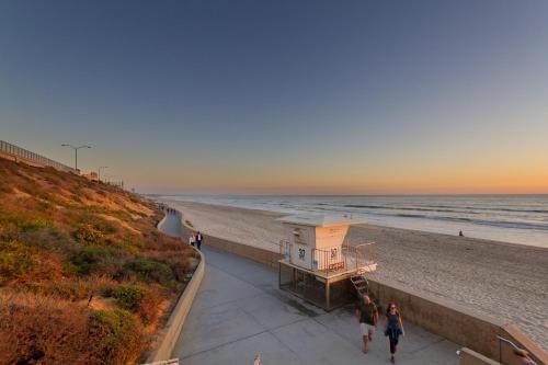 Oceanview Rooftop Patio - Walk To The Beach & Park