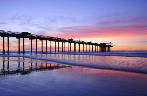 Private Room & Private full Bathroom 3min Walk To UCSD in San Diego, USA