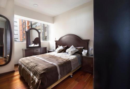 Guest Green Granada.