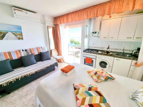 Elegant Studio with Sea View in Benalmádena - 30 m² - image 2