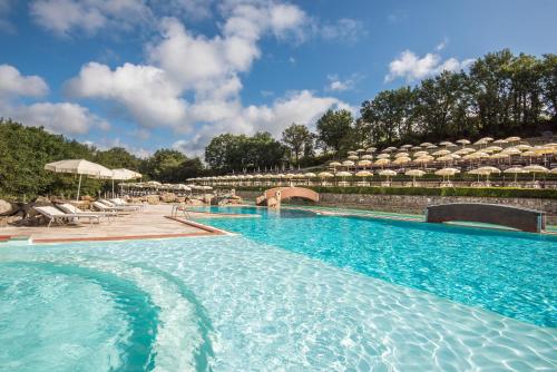 Úszómedence, Mulino Di Quercegrossa in Monteriggioni