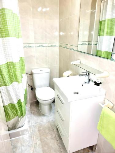 Elegant Studio with Sea View in Benalmádena - 30 m² - image 5