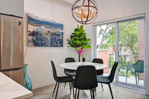 Penthouse Downtown 2BR 2BA Private Roof Terrace presented by TripMontreal in Southwest