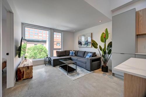 Penthouse Downtown 2BR 2BA Private Roof Terrace presented by TripMontreal in Southwest