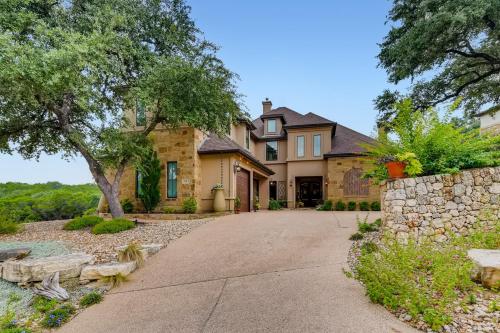 * Luxury 4500 sf home* Pool Spa * near Lake Austin in Austin, USA