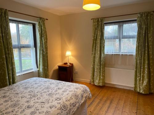 Letterfrack Mountain Farm Cottage on farm in village centre, Cavan