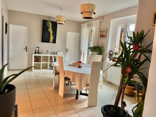 Fantastic 4 Rooms House 3km from Paris Porte de Versailles - Location saisonnière - Clamart