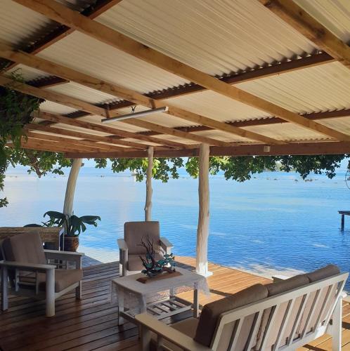 Surrounding environment, Fare Tetahora in Raiatea