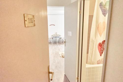 Tripple Room with Bathroom. in Därligen