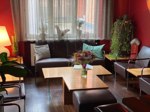 ห้องส่วนกลางสำหรับนั่งเล่น/ดูทีวี, Hotel Restaurant Mohren in แรงค์วีล