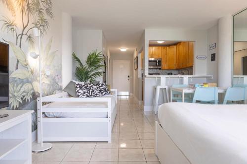Vista Mar: Bay Views Close to Miami Attractions in Miami Beach, USA