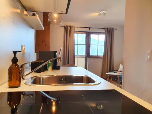 廚房, Alpenflair Apartment mit Balkon - inkl Parkplatz #5 in 格岑斯