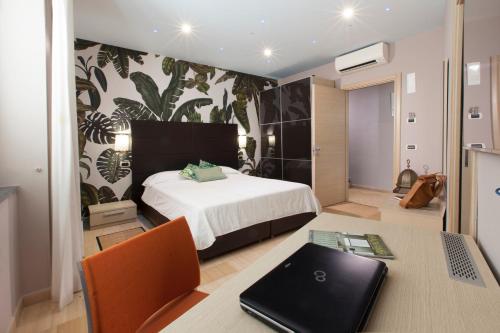 Superior Double or Twin Room image 8