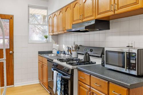 Downtown Escape: 3Br - Game/Movie room - Foosball in Pittsburgh, USA