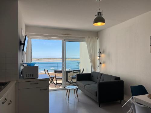 RÉF 335 - PORT-LOUIS appartement vue mer type 3 avec balcon