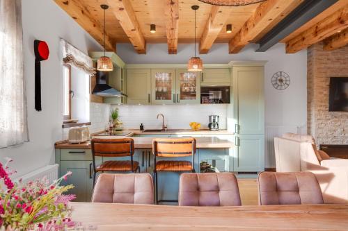 virtuve, SOKOL - Falcon's nest villa in Gracac