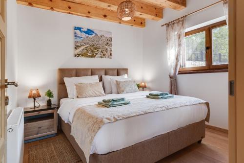 SOKOL - Falcon's nest villa in Gracac
