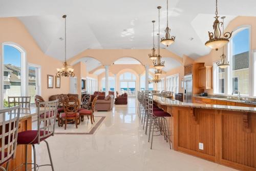 Royal Palace 12 Bedroom Oceanfront Home thumb 2