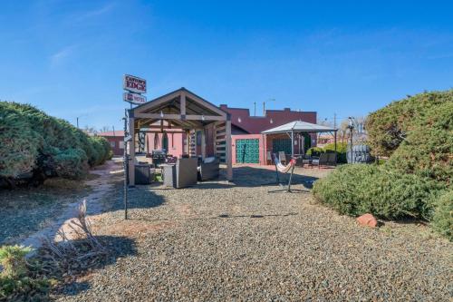 Canyons Edge Route 66 Motel in Ash Fork
