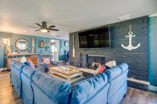 Lakefront Florida Retreat with Dock and Kayaks in Lake Panasoffkee, USA