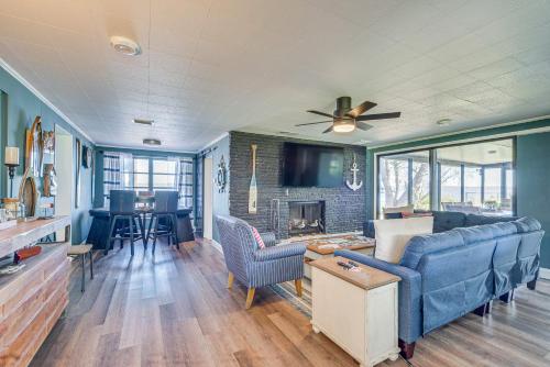 Lakefront Florida Retreat with Dock and Kayaks in Lake Panasoffkee, USA