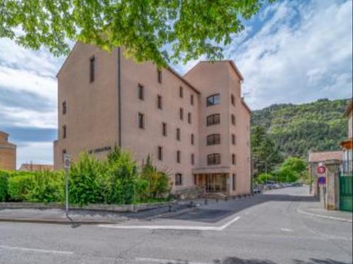 Grand studio confortable jusqu'à 4 personnes - Location saisonnière - Digne-les-Bains