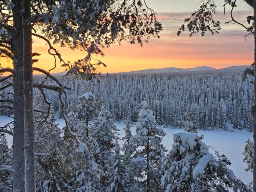 Вид, Hilltop Villa at Lake Porontima in Куусамо