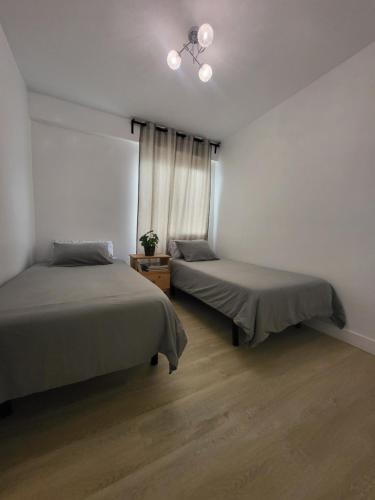 3BR Top Floor Apartment Vialia La Unión Metro, Málaga (photo 8)