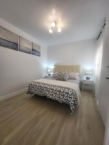 3BR Top Floor Apartment Vialia La Unión Metro, Málaga (photo 9)
