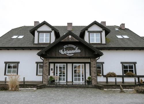 . Hotel Weranda Łopuszno