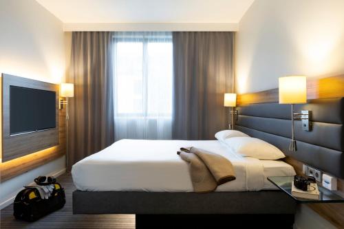 Moxy Aberdeen Airport