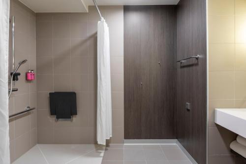 Moxy Aberdeen Airport - main image