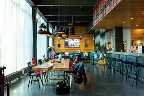 Moxy Aberdeen Airport