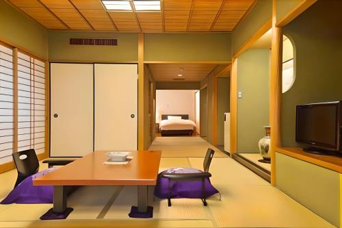 room detail thumbnail 1