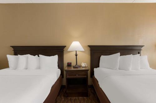Queen Room with Two Queen Beds - Mobility Accessible/Non-Smoking