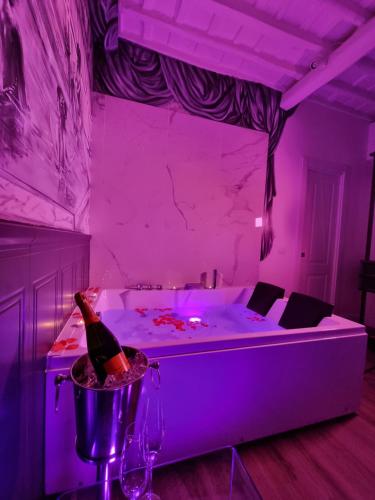Mirror Suite Roma Colosseo Jacuzzi, Rom (Foto 4)