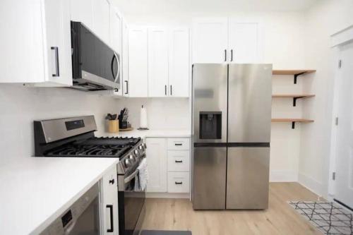 Brand new 4BR only 1.5 blocks to the beach in Wildwood, USA