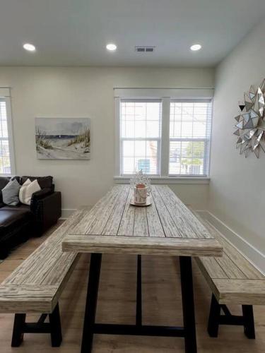 Brand new 4BR only 1.5 blocks to the beach in Wildwood, USA