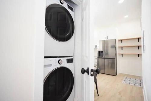Brand new 4BR only 1.5 blocks to the beach in Wildwood, USA