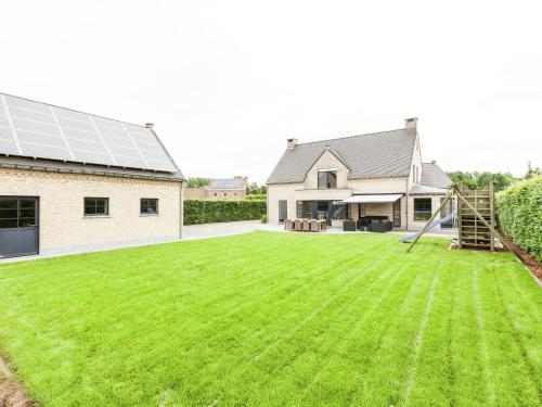 Villa with pool sauna and bubble bath