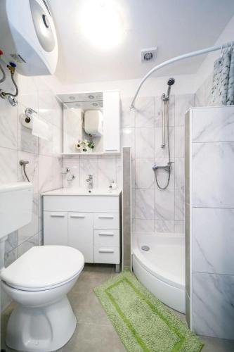 One-Bedroom Apartment with Terrace image 6