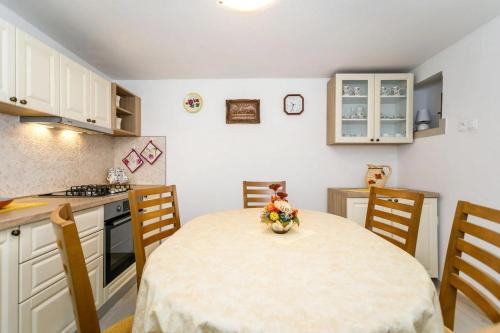 One-Bedroom Apartment with Terrace image 3