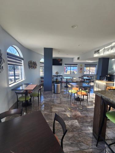 Days Inn & Suites by Wyndham Tucson/Marana