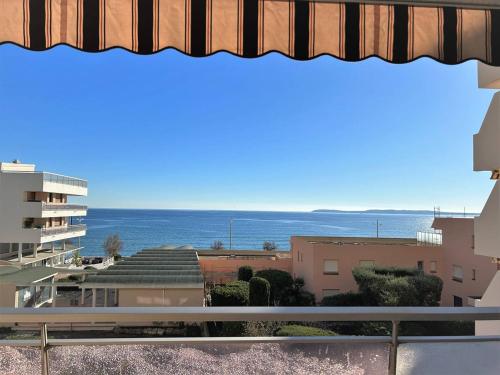 Appartement Le Lavandou, 3 pièces, 4 personnes - FR-1-251-582 - Location saisonnière - Le Lavandou